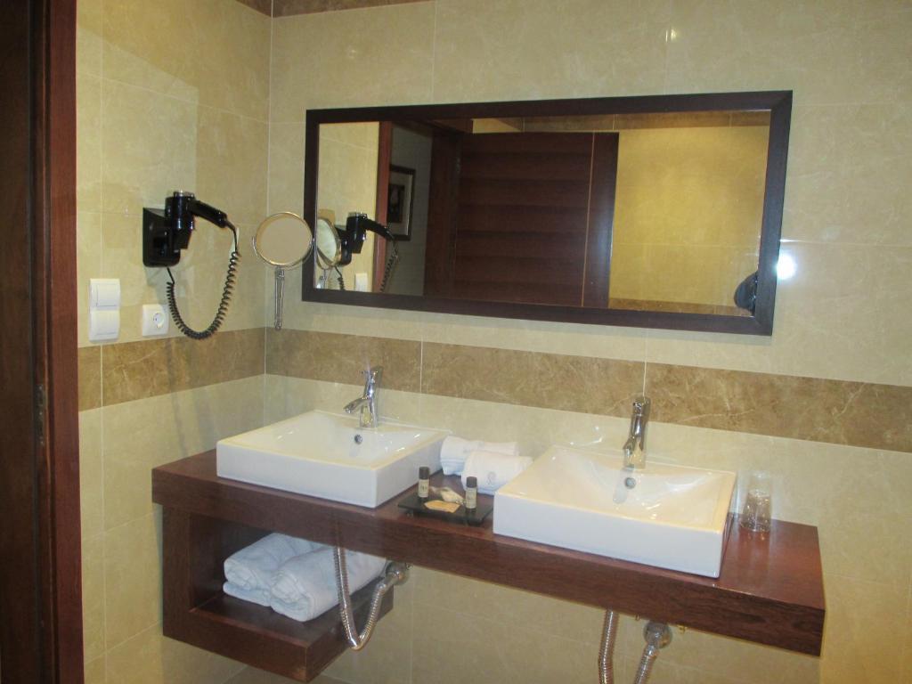 Hotel Do Vale Aguiar da Beira Quarto foto